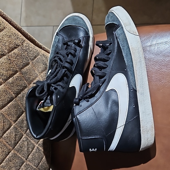 Nike Blazer Mid '77 Vintage Black/White Lace Up Sneakers Shoes - Picture 3 of 6